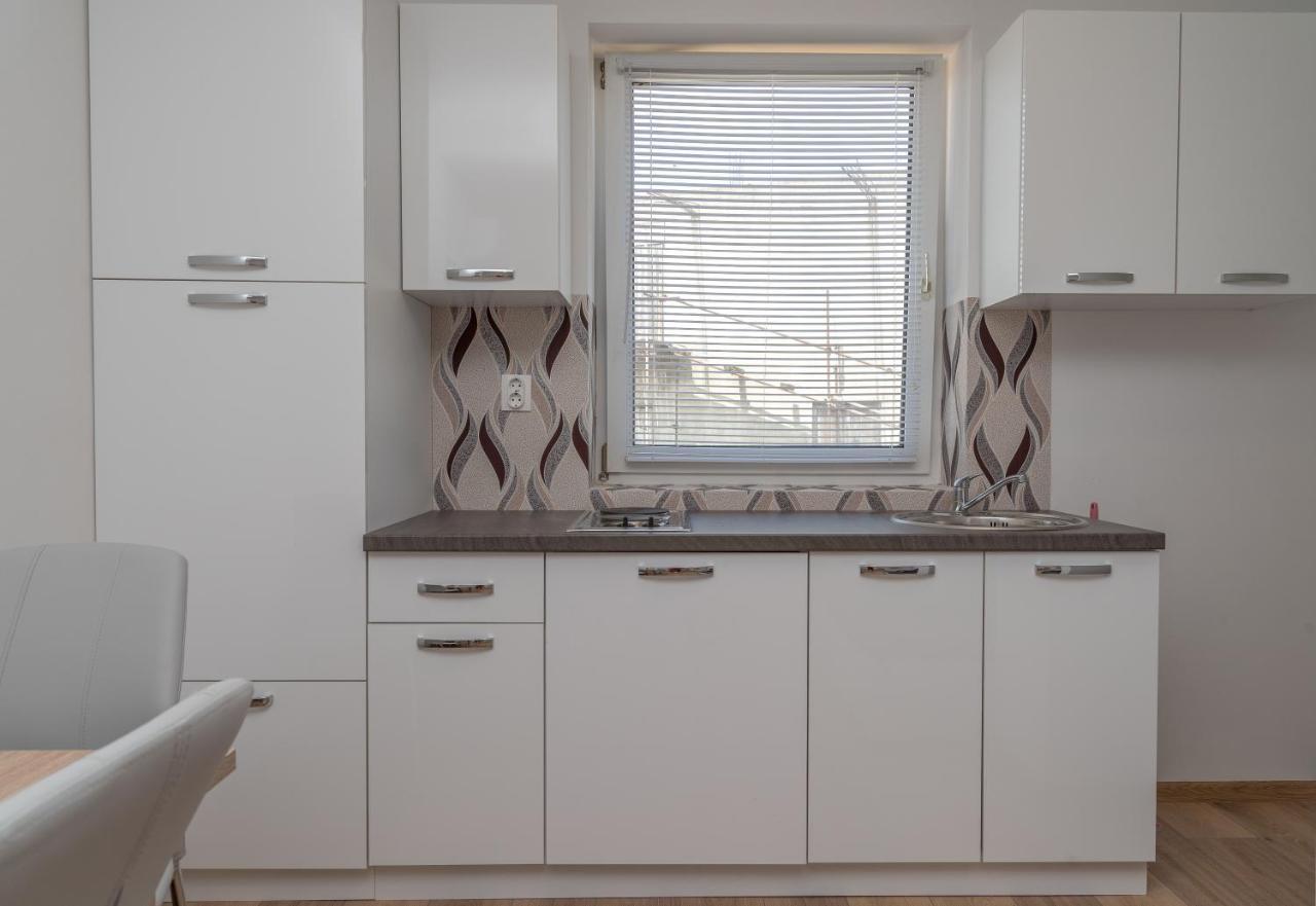 Apartmani Krzak นิน ภายนอก รูปภาพ