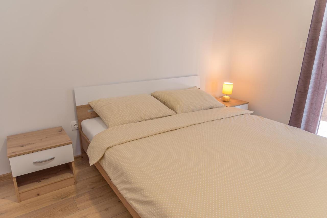 Apartmani Krzak นิน ภายนอก รูปภาพ