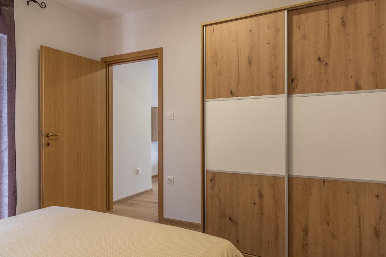 Apartmani Krzak นิน ภายนอก รูปภาพ