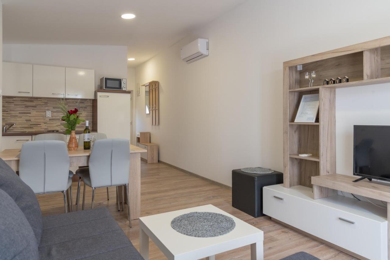 Apartmani Krzak นิน ภายนอก รูปภาพ