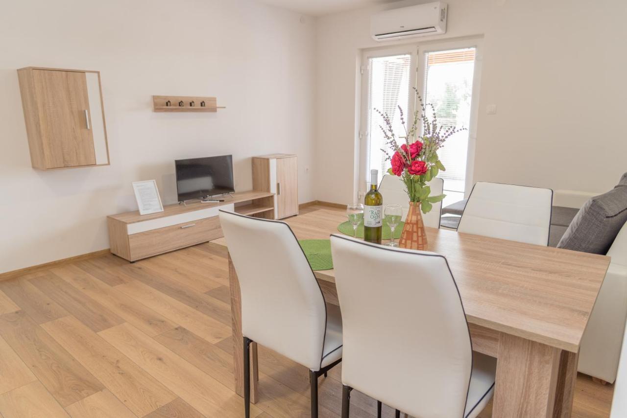 Apartmani Krzak นิน ภายนอก รูปภาพ