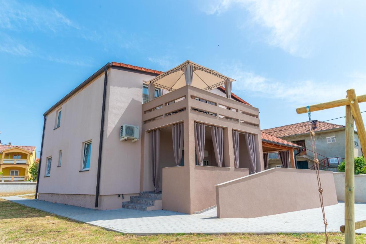 Apartmani Krzak นิน ภายนอก รูปภาพ