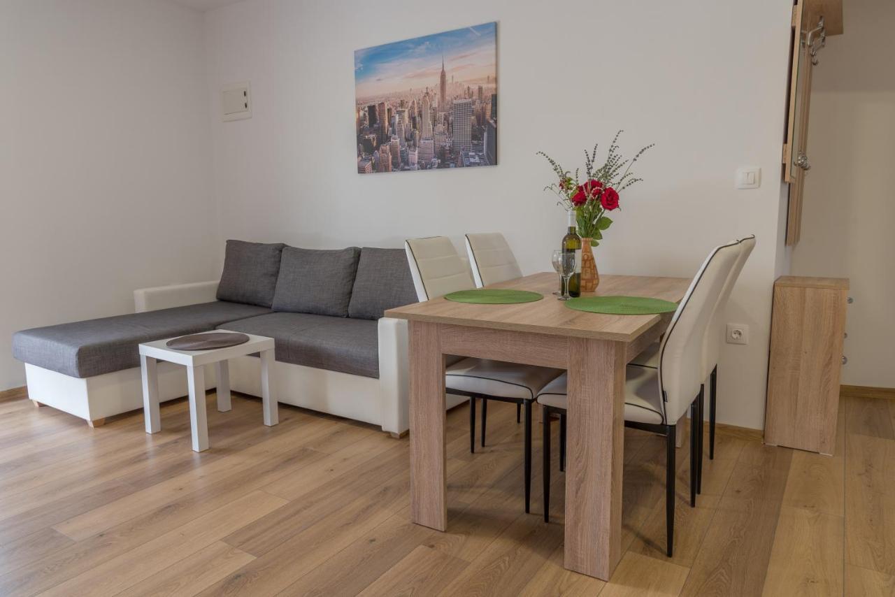 Apartmani Krzak นิน ภายนอก รูปภาพ