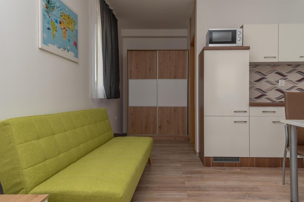 Apartmani Krzak นิน ภายนอก รูปภาพ