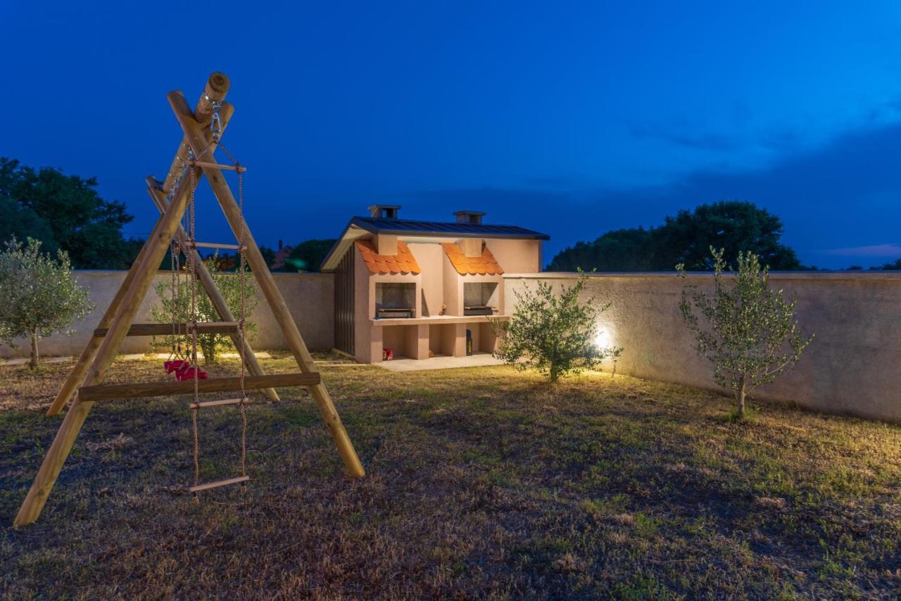 Apartmani Krzak นิน ภายนอก รูปภาพ
