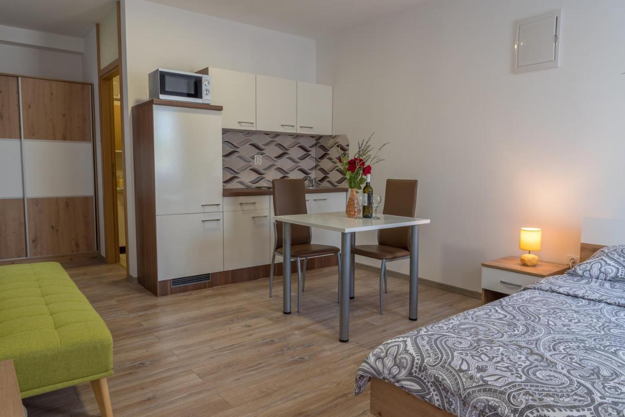 Apartmani Krzak นิน ภายนอก รูปภาพ